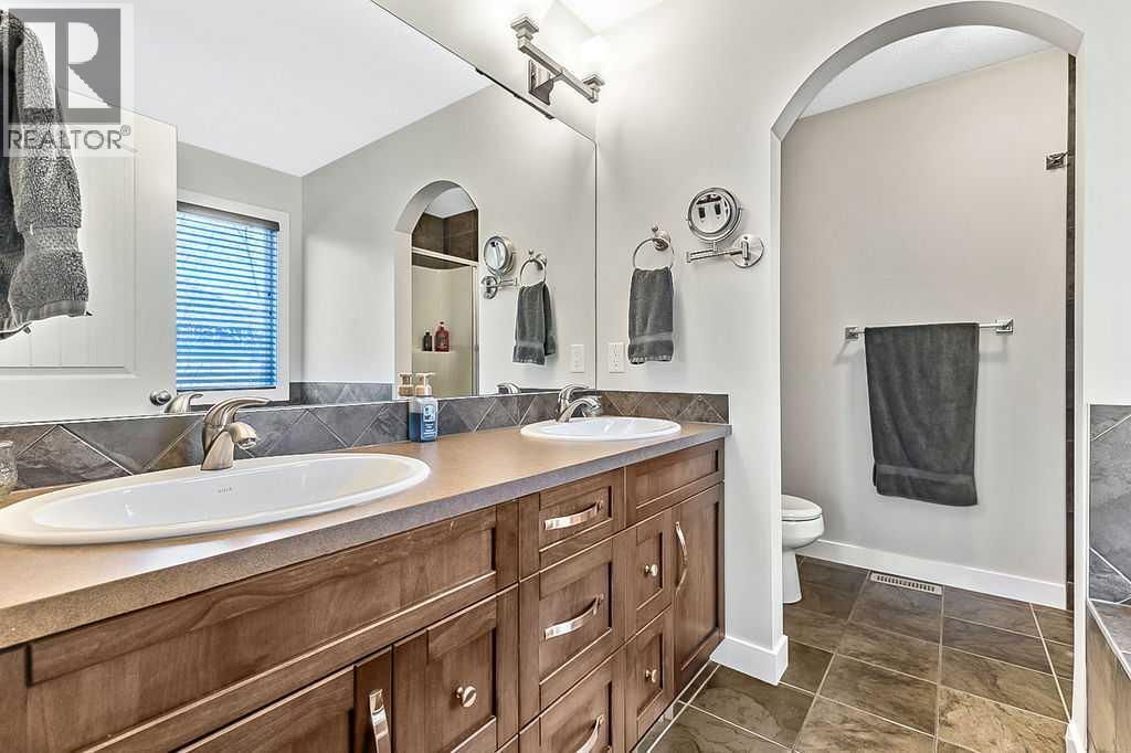 14 Crystal Green Grove, Okotoks, Alberta  T1S 0C8 - Photo 19 - A2266321