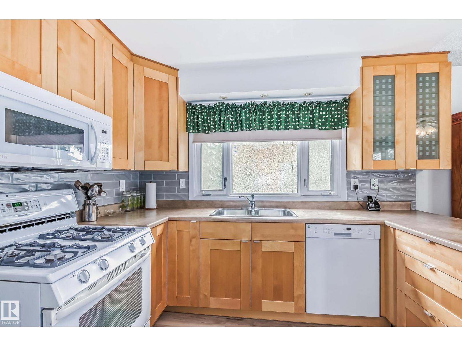 8507 56 St Nw, Edmonton, Alberta  T6B 1H8 - Photo 14 - E4461031