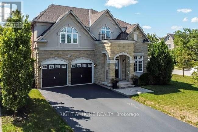 122 SPRING AZURE CRESCENT, Oakville, Ontario