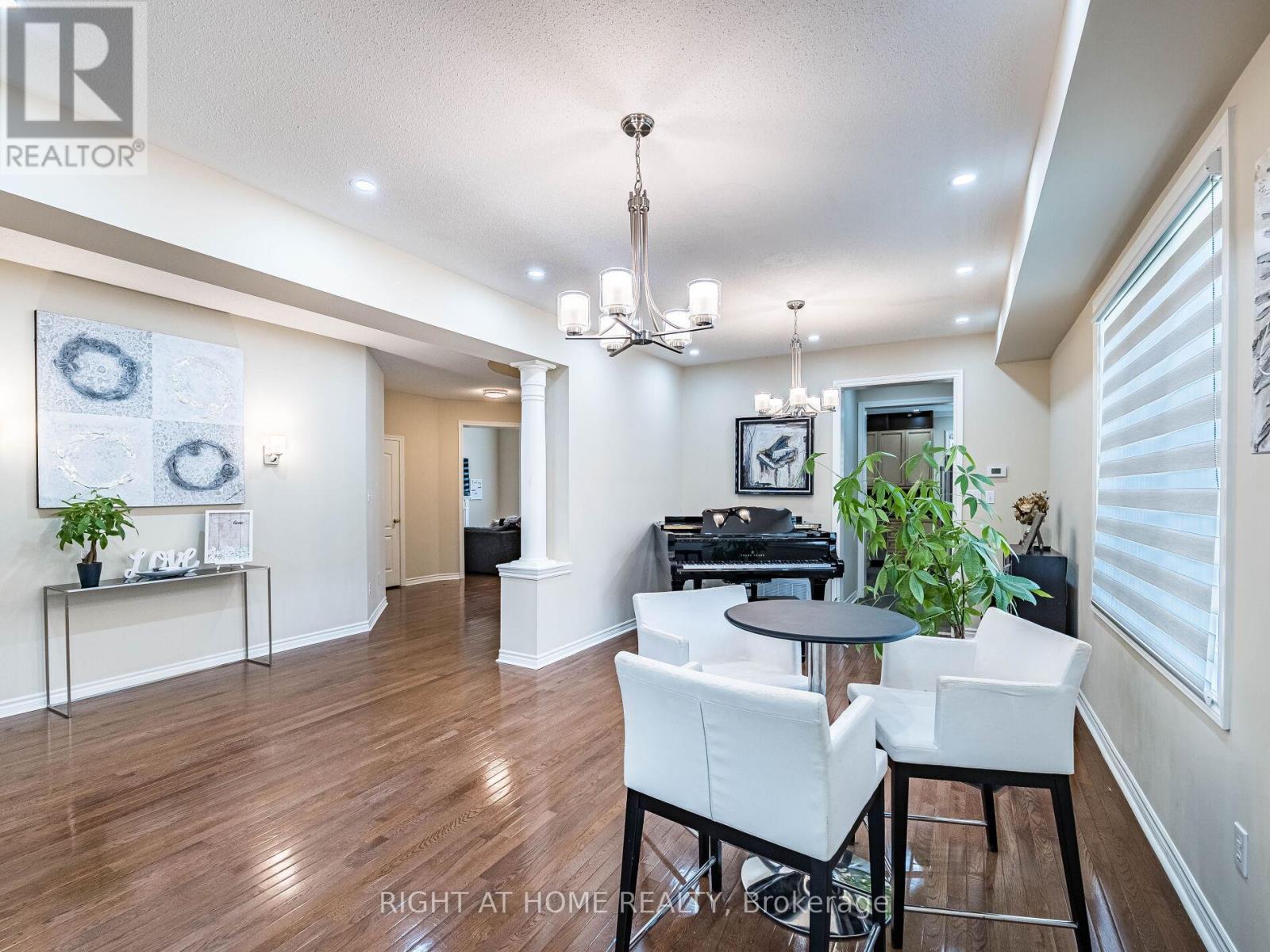 122 Spring Azure Crescent, Oakville, Ontario  L6L 6V8 - Photo 11 - W12494236