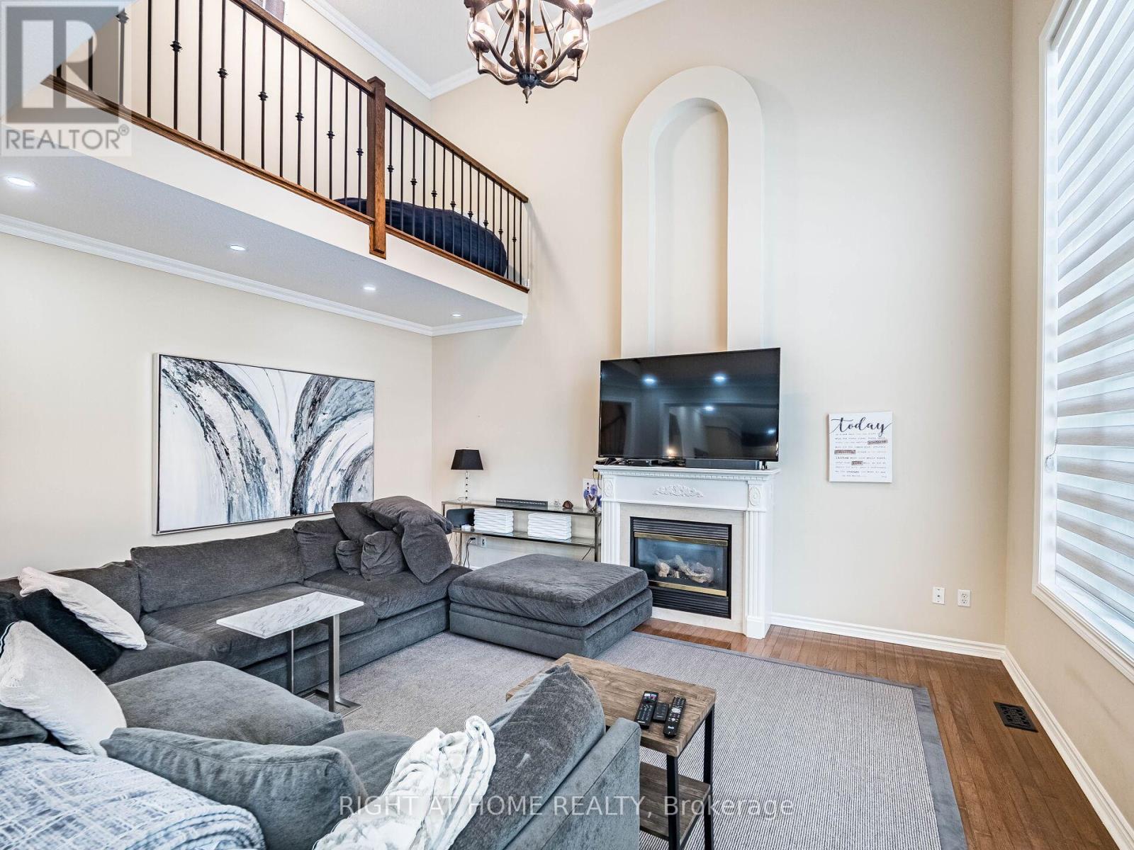 122 Spring Azure Crescent, Oakville, Ontario  L6L 6V8 - Photo 25 - W12494236