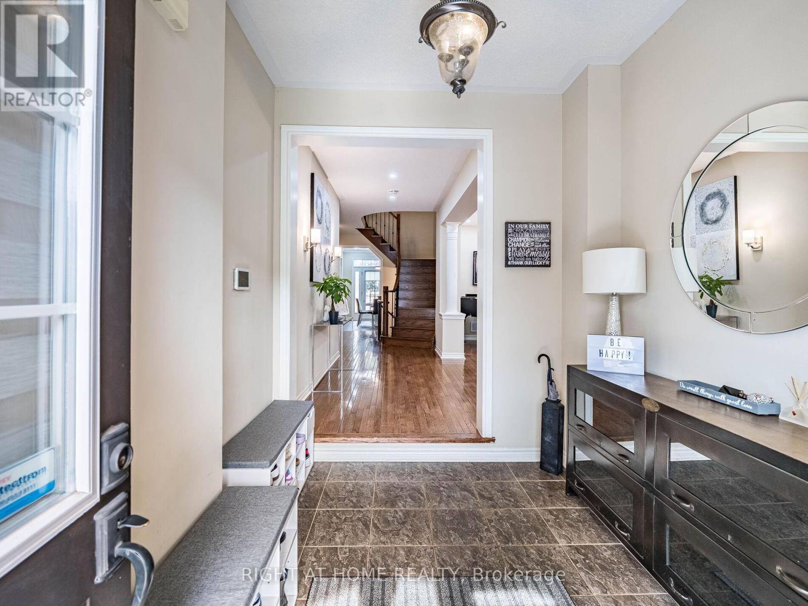 122 Spring Azure Crescent, Oakville, Ontario  L6L 6V8 - Photo 3 - W12494236