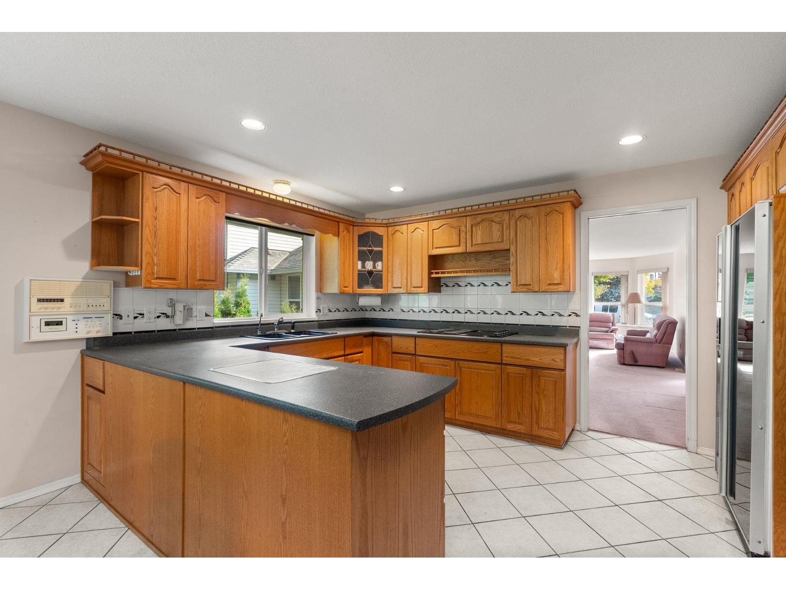 3333 Firhill Drive, Abbotsford, British Columbia  V2T 5L4 - Photo 11 - R3063456