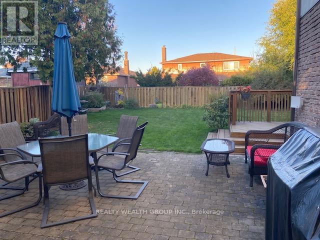 30 Ivybridge Drive, Brampton, Ontario  L6V 2X2 - Photo 22 - W12489582