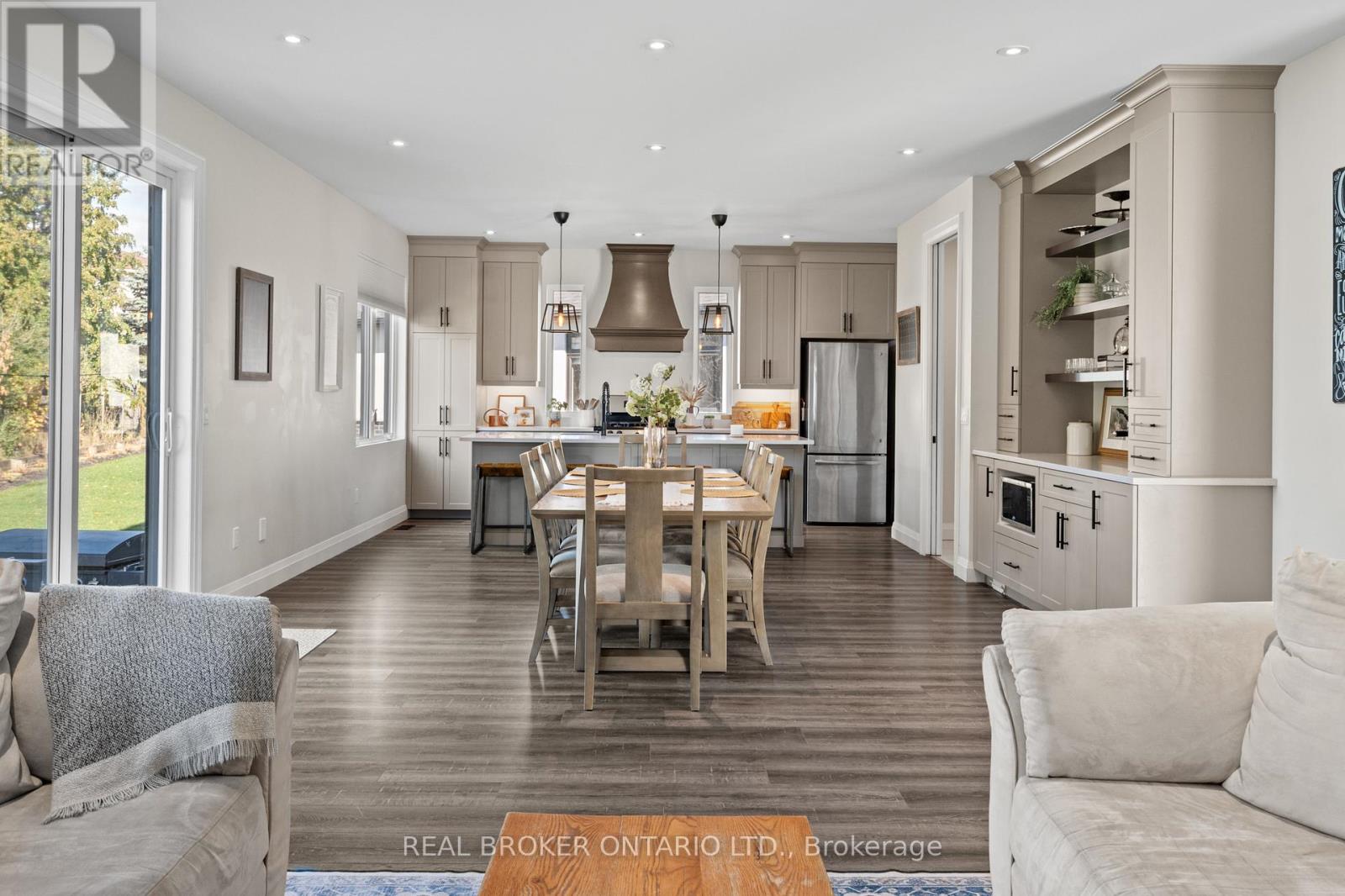 92 Ivy Crescent, Thorold, Ontario  L2V 0J9 - Photo 13 - X12494254