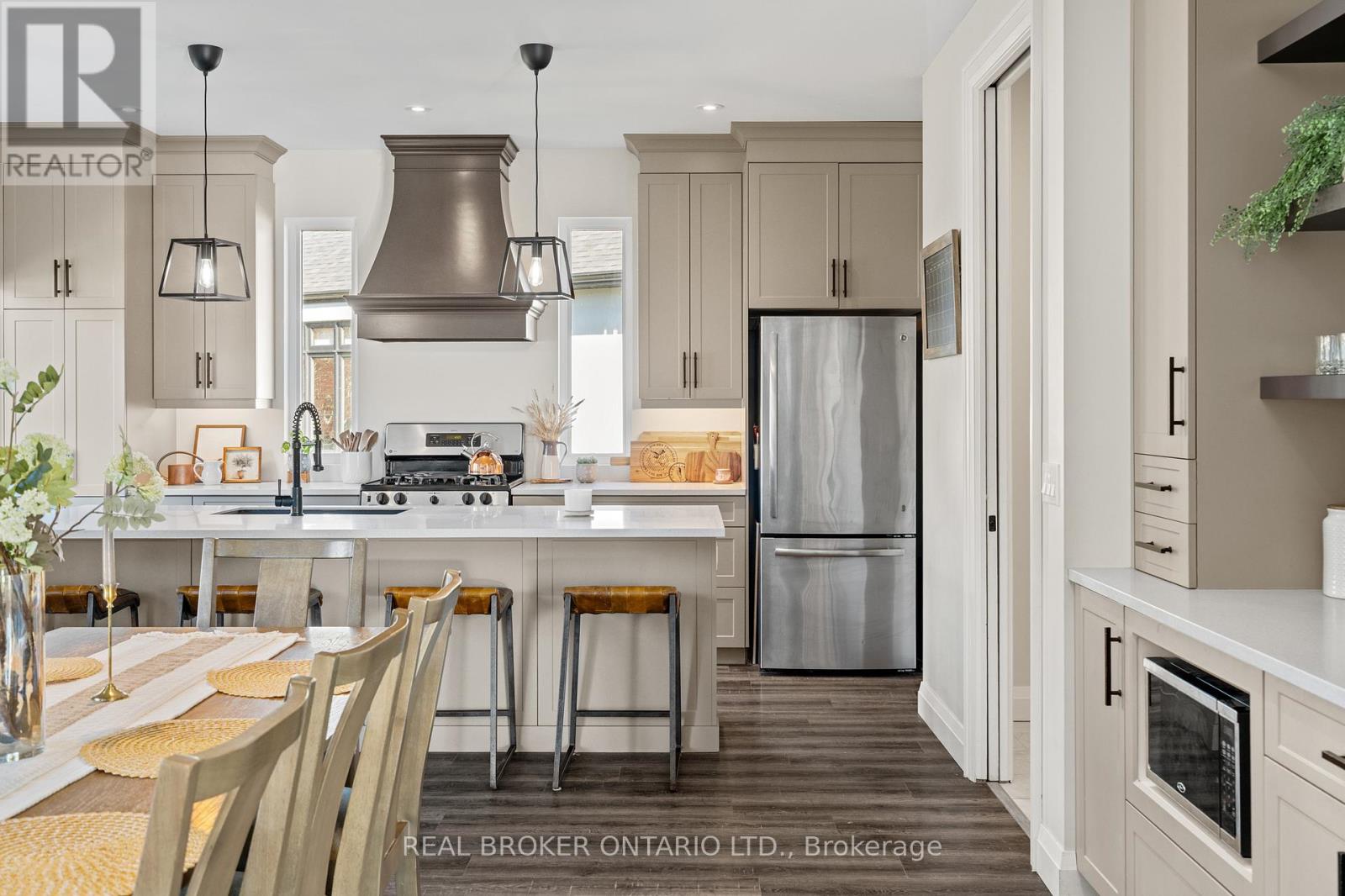 92 Ivy Crescent, Thorold, Ontario  L2V 0J9 - Photo 21 - X12494254