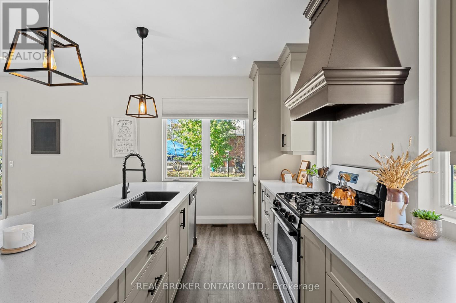 92 Ivy Crescent, Thorold, Ontario  L2V 0J9 - Photo 22 - X12494254