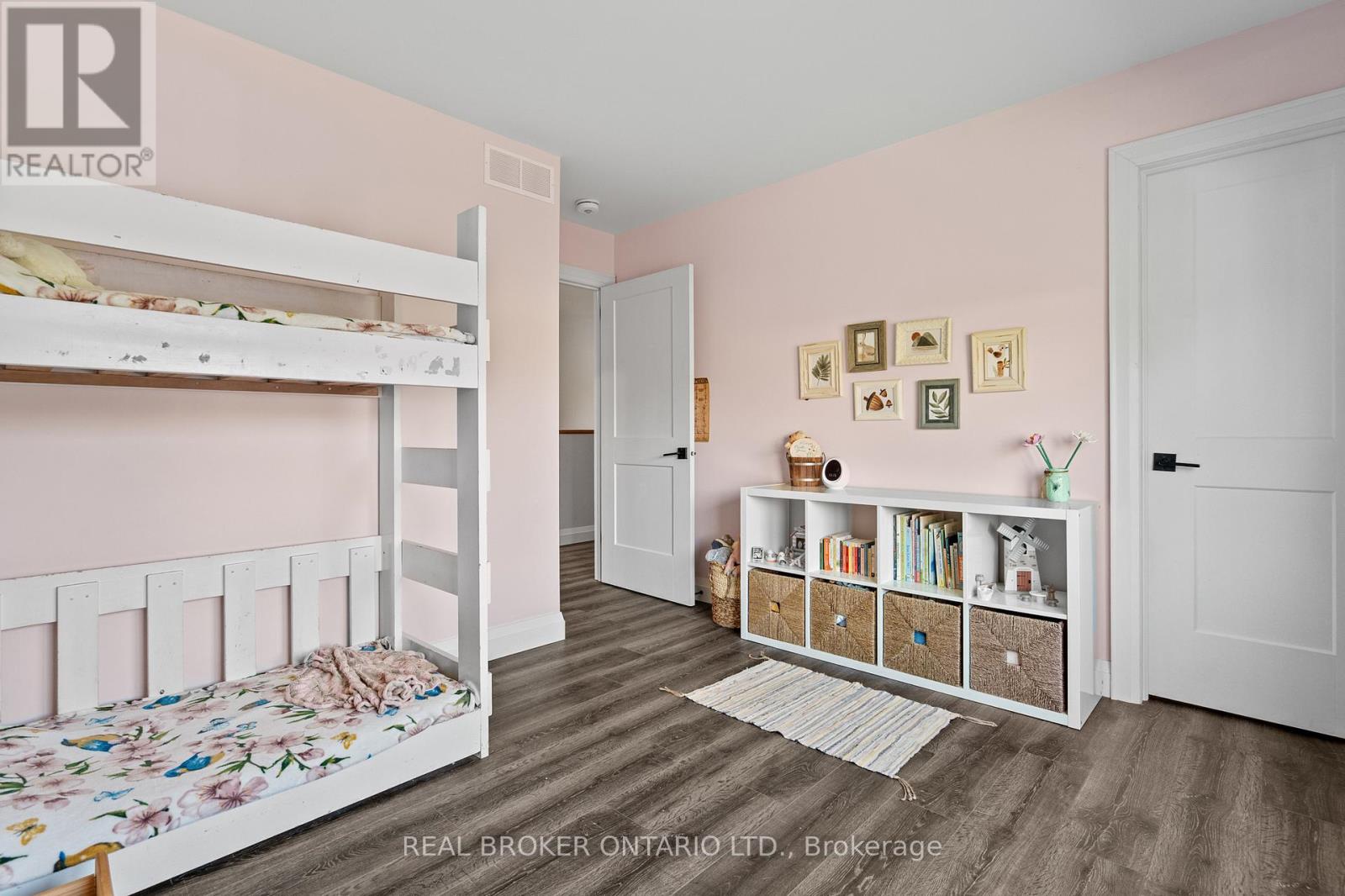 92 Ivy Crescent, Thorold, Ontario  L2V 0J9 - Photo 26 - X12494254