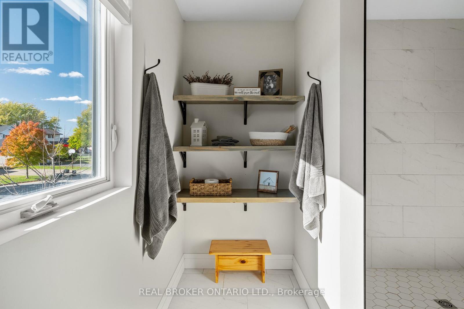 92 Ivy Crescent, Thorold, Ontario  L2V 0J9 - Photo 37 - X12494254