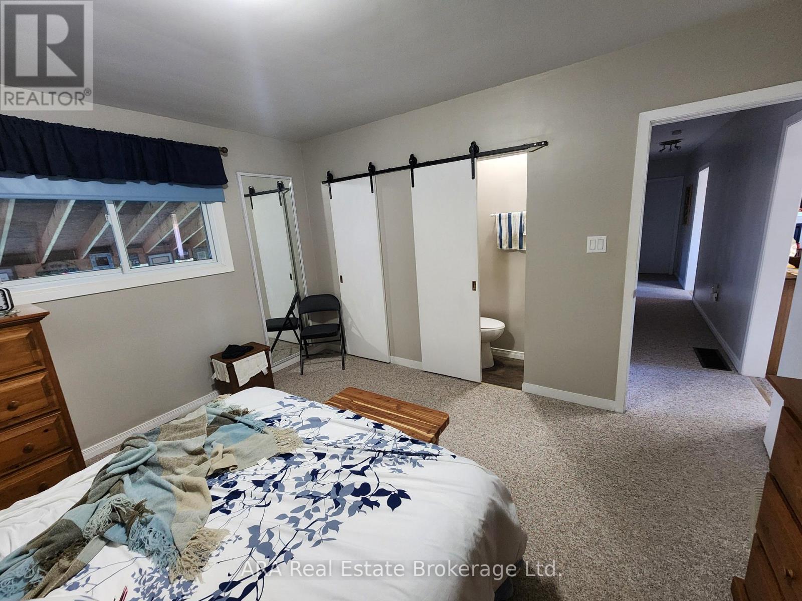 47 Burton Street, Meaford, Ontario  N4L 1C9 - Photo 12 - X12494280