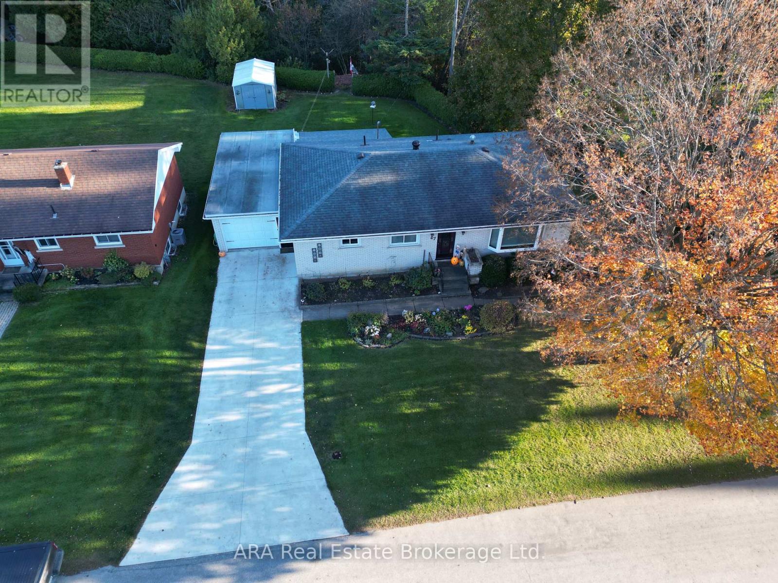 47 Burton Street, Meaford, Ontario  N4L 1C9 - Photo 2 - X12494280