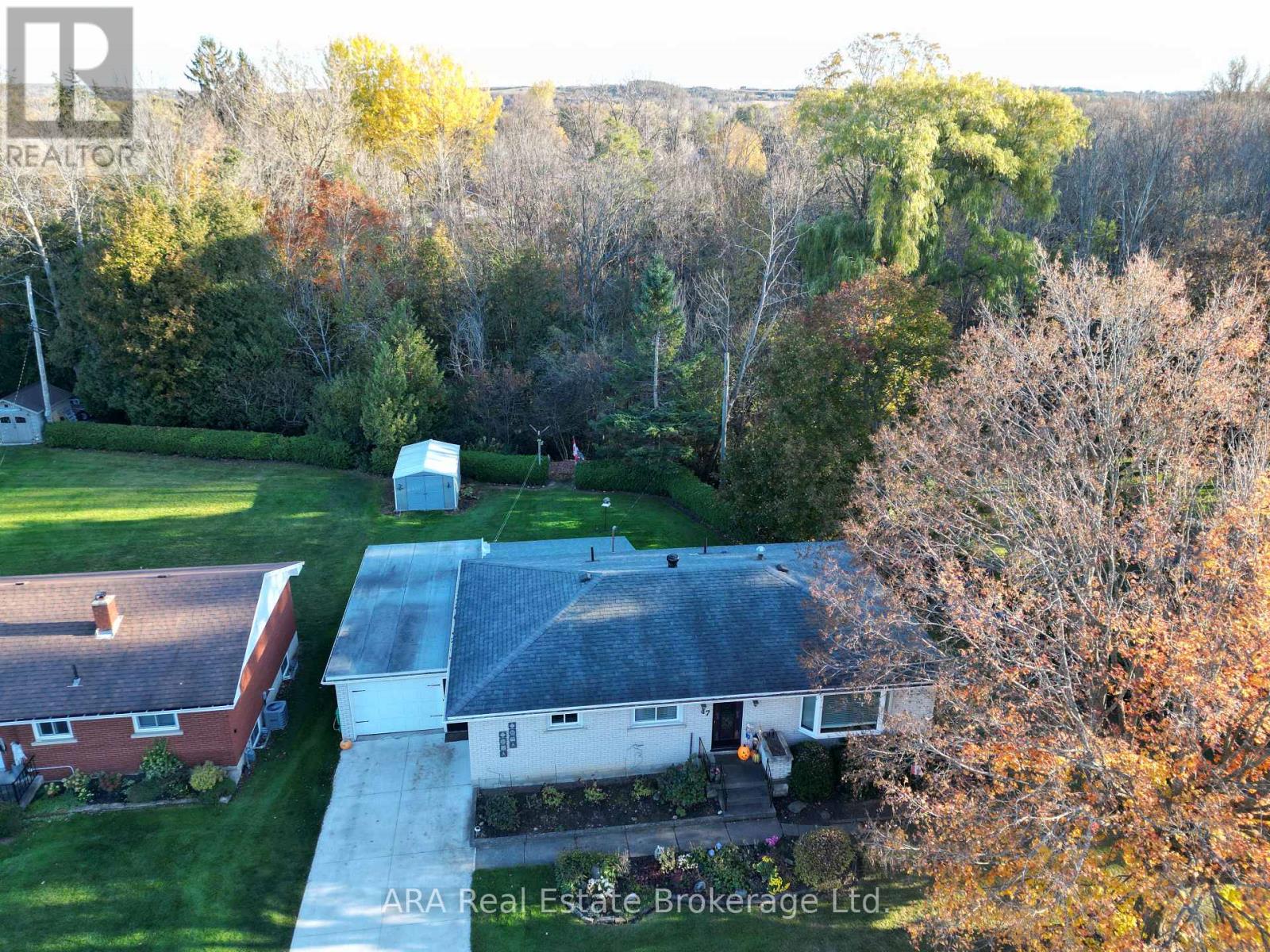 47 Burton Street, Meaford, Ontario  N4L 1C9 - Photo 3 - X12494280