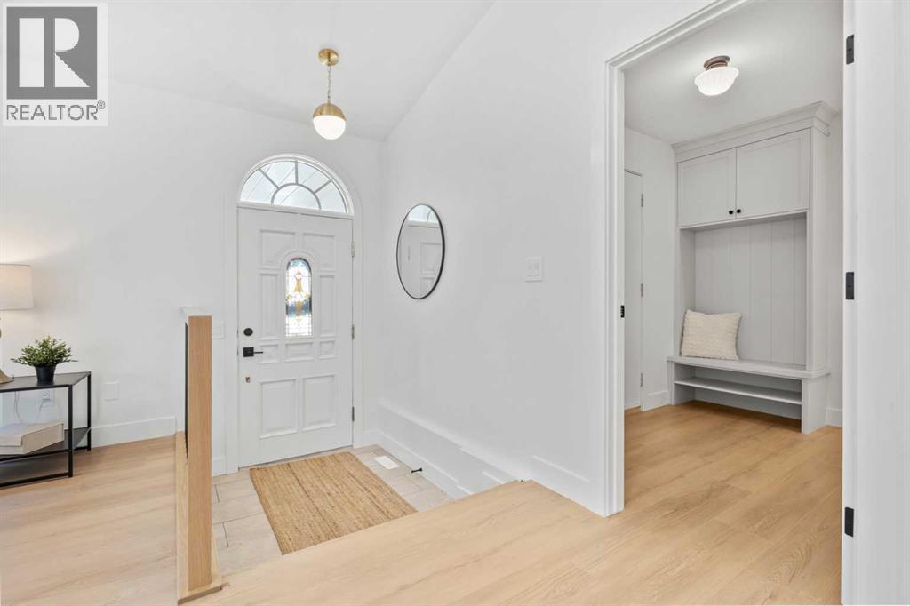 824 Sierra Morena Place Sw, Calgary, Alberta  T3H 2W8 - Photo 3 - A2263663