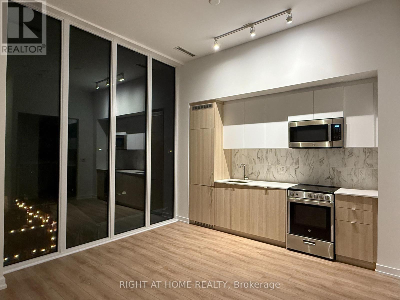 214 - 500 DUPONT STREET, Toronto, Ontario