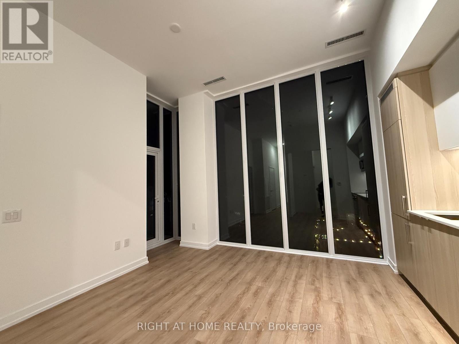 214 - 500 Dupont Street, Toronto, Ontario  M6G 0B8 - Photo 5 - C12494250