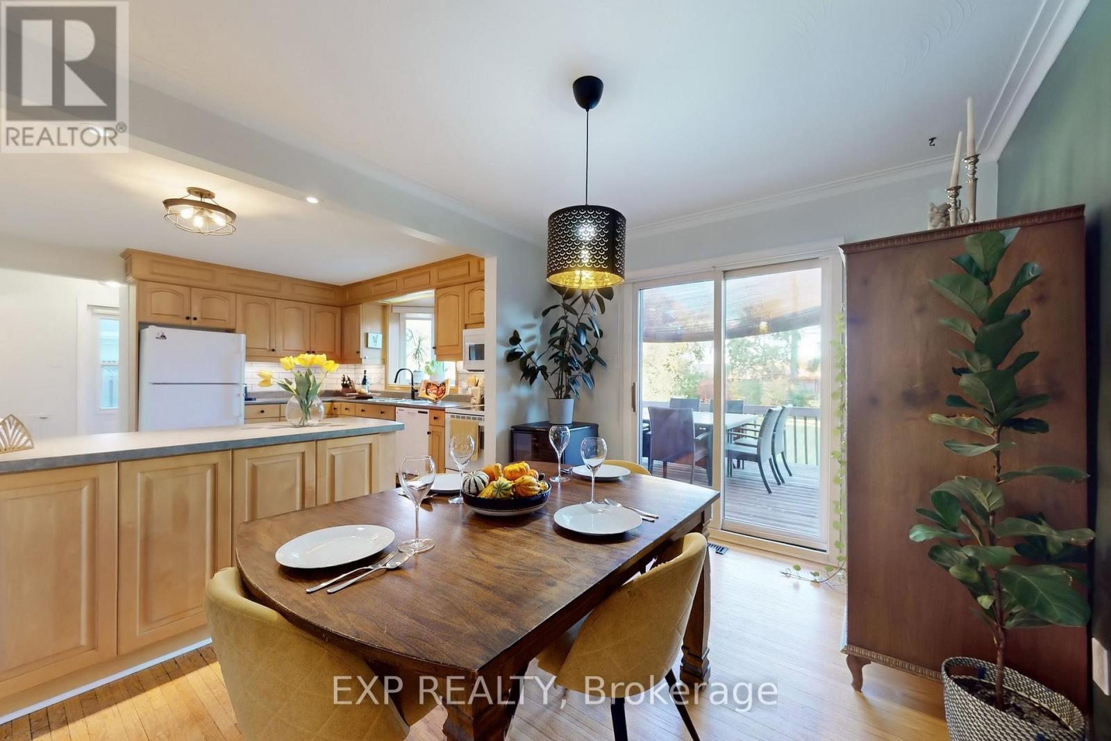 22 Chestnut Avenue, Brampton, Ontario  L6X 2A5 - Photo 10 - W12494252