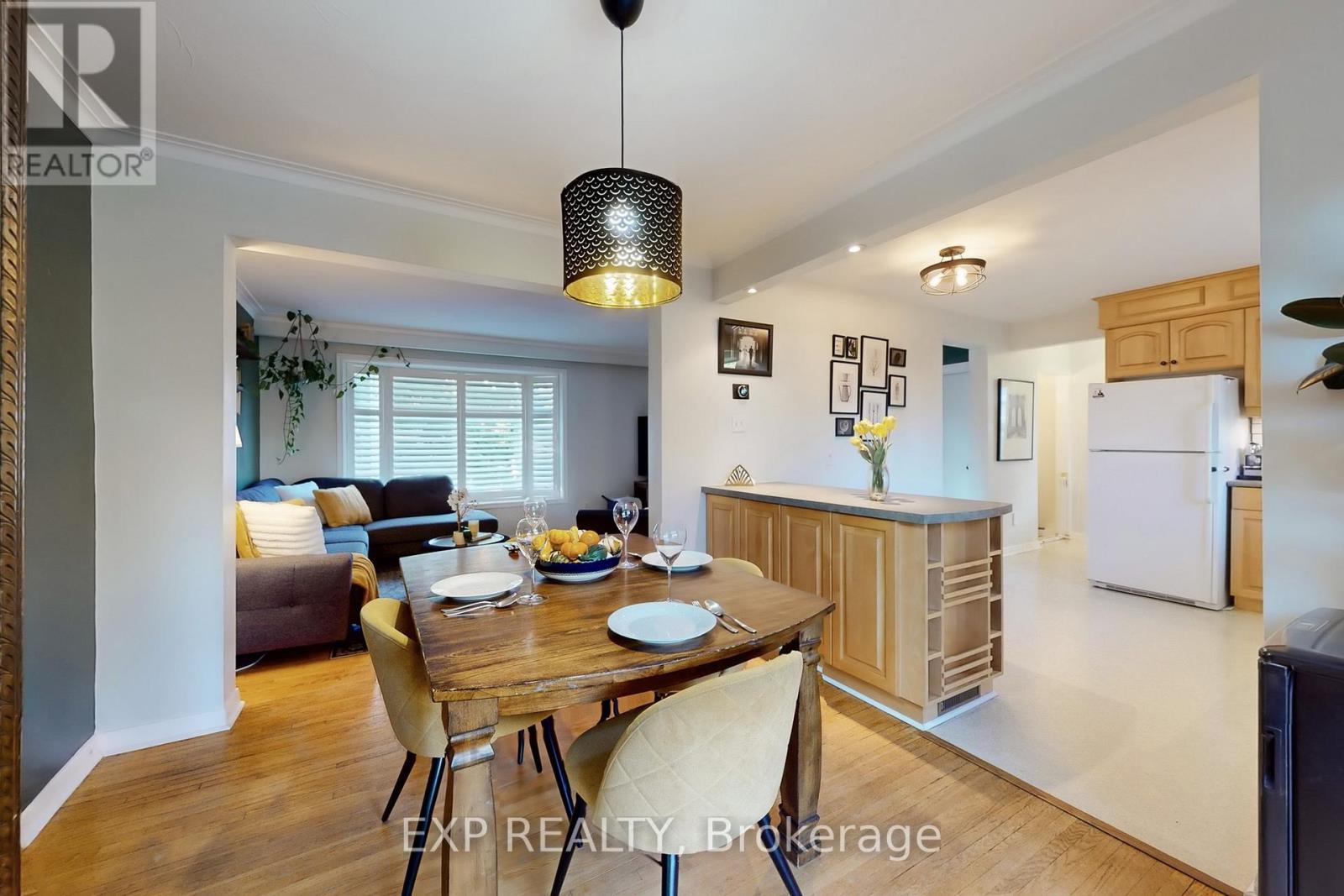 22 Chestnut Avenue, Brampton, Ontario  L6X 2A5 - Photo 11 - W12494252