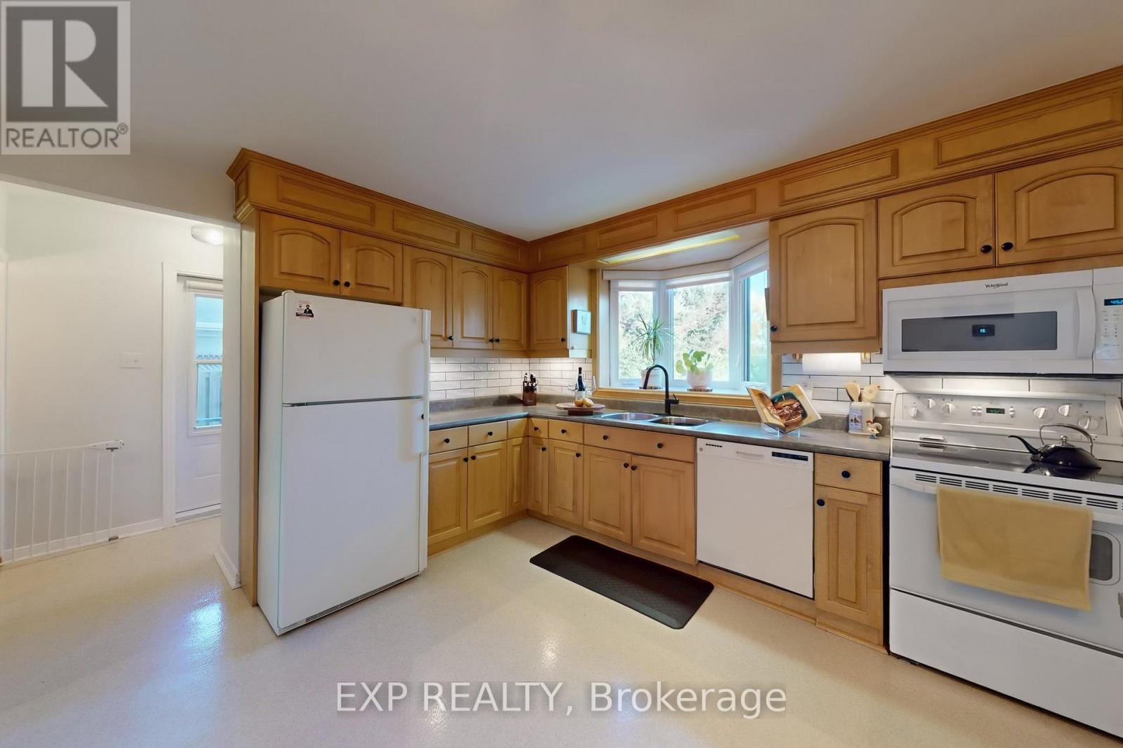 22 Chestnut Avenue, Brampton, Ontario  L6X 2A5 - Photo 13 - W12494252