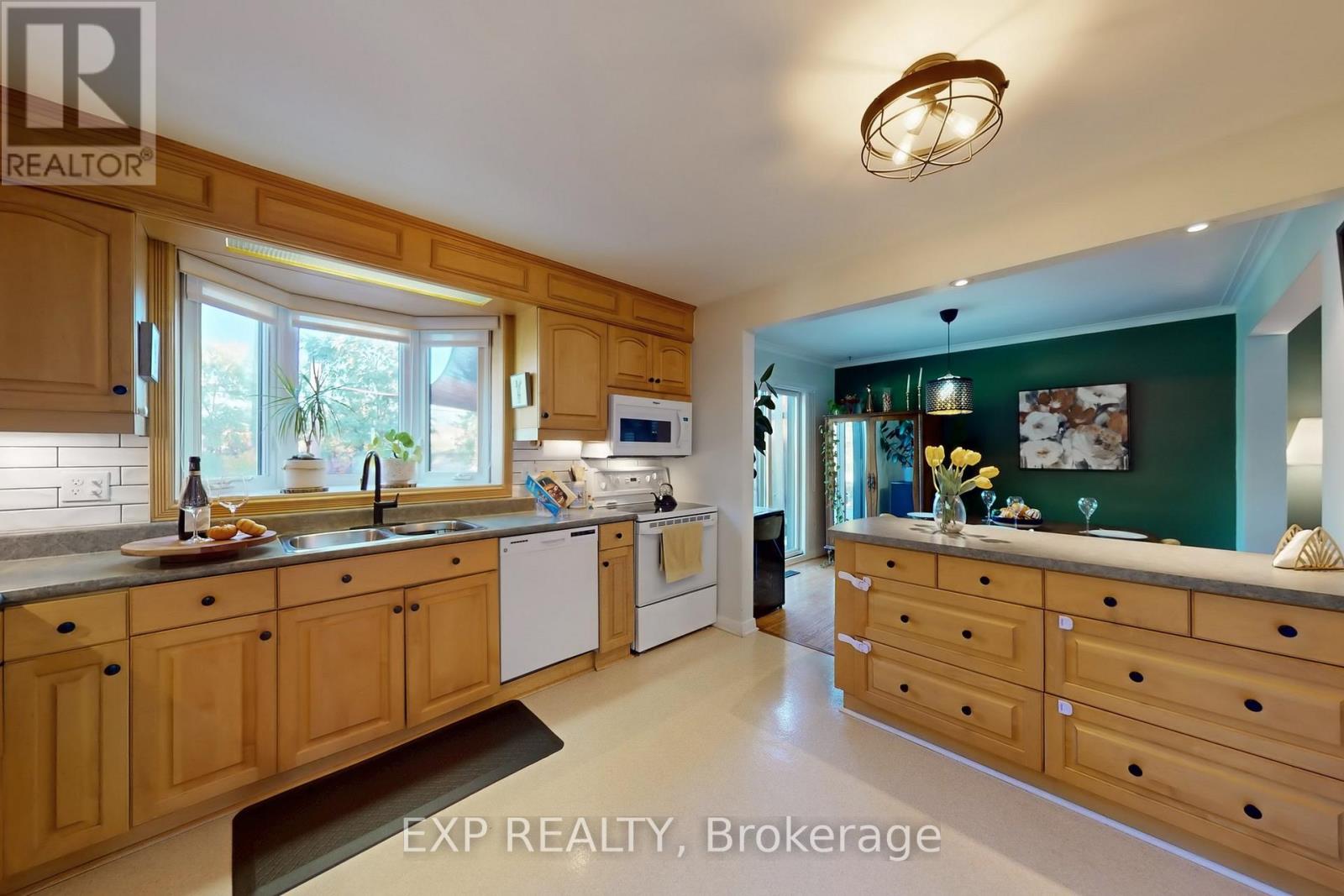 22 Chestnut Avenue, Brampton, Ontario  L6X 2A5 - Photo 15 - W12494252