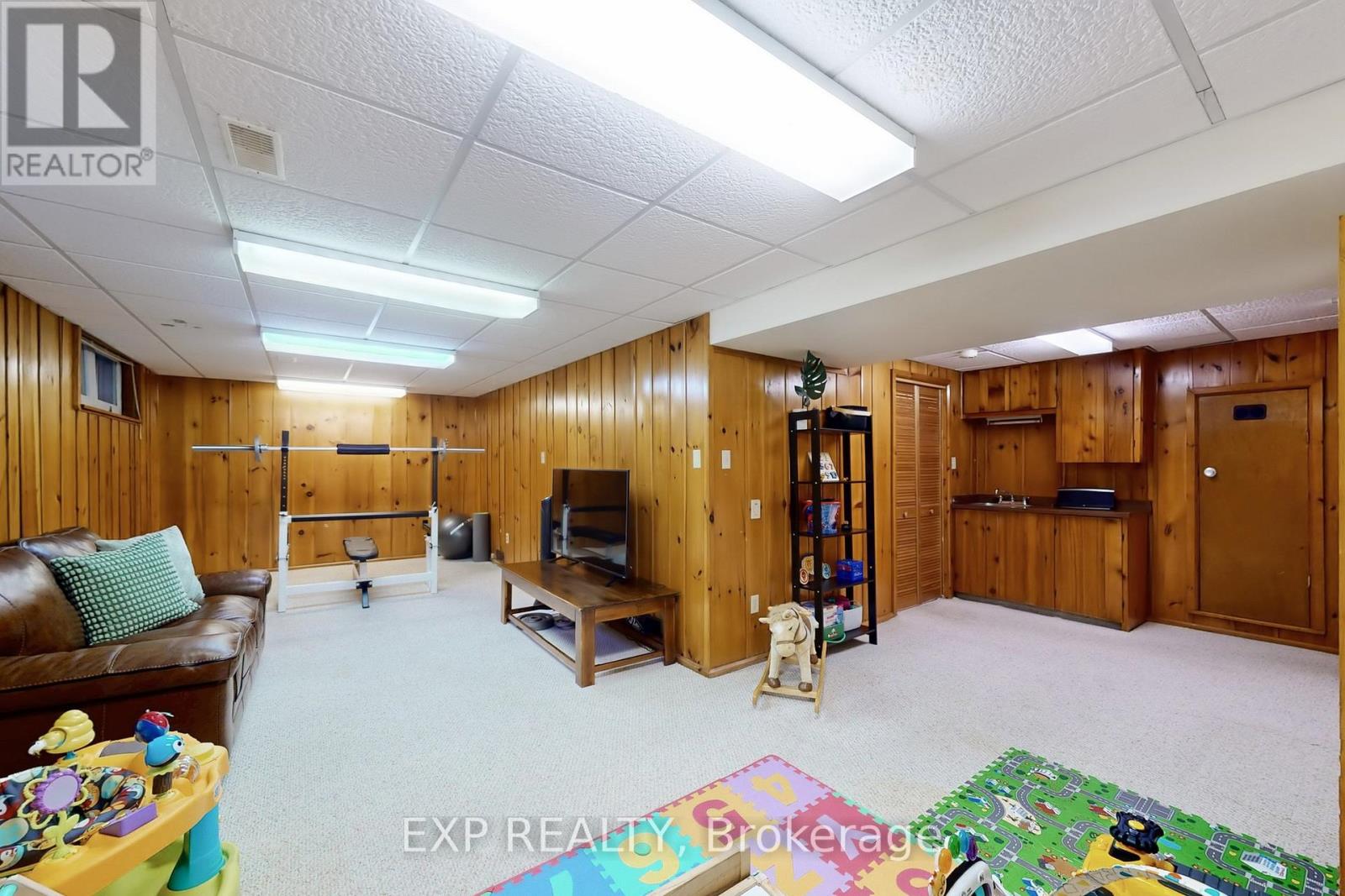 22 Chestnut Avenue, Brampton, Ontario  L6X 2A5 - Photo 42 - W12494252