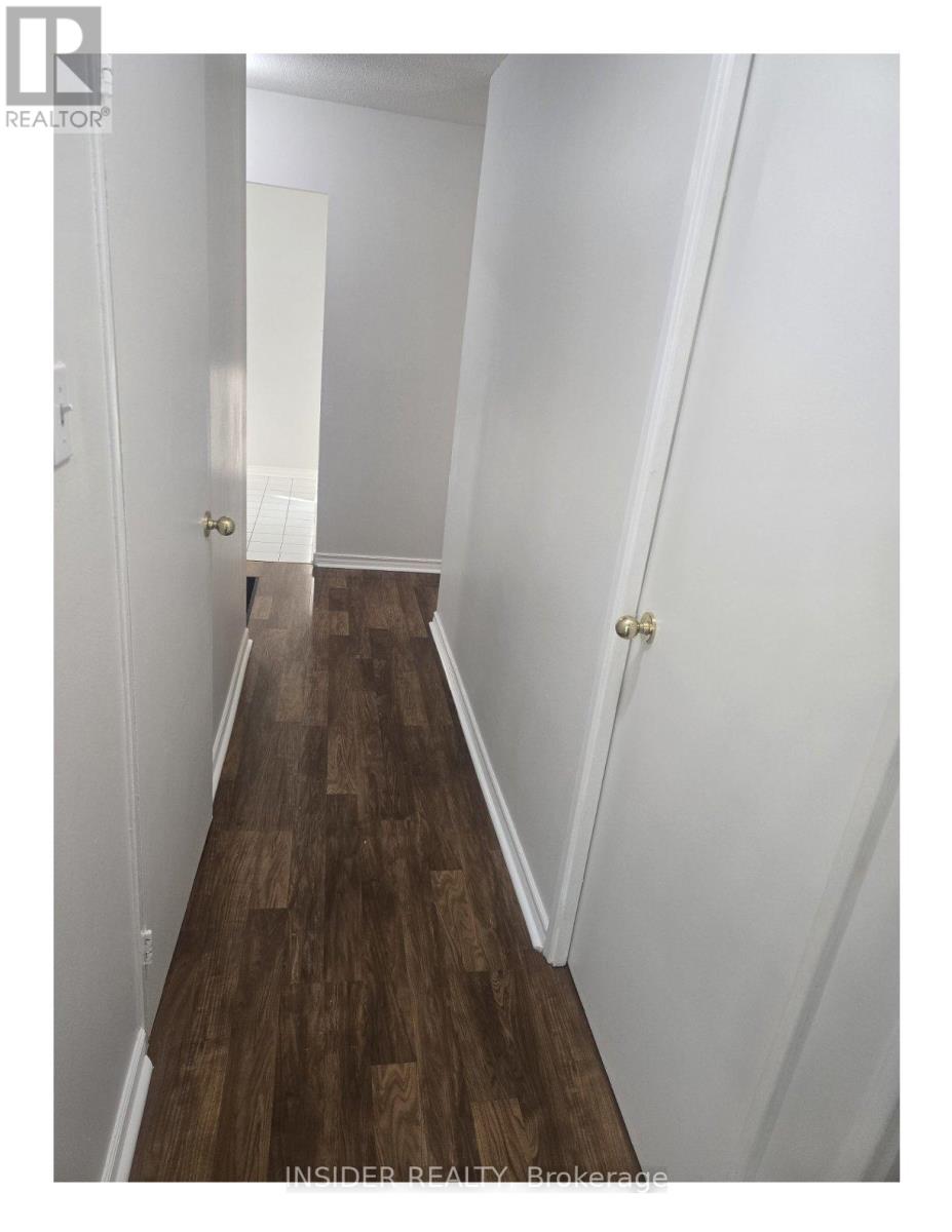 209 - 4 Lisa Street, Brampton, Ontario  L6T 4B6 - Photo 4 - W12494284