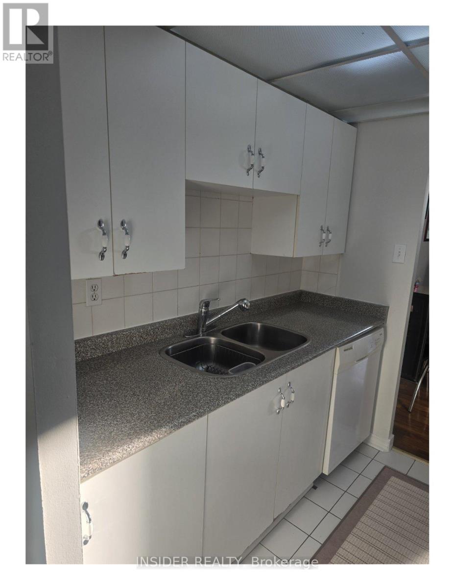 209 - 4 Lisa Street, Brampton, Ontario  L6T 4B6 - Photo 5 - W12494284