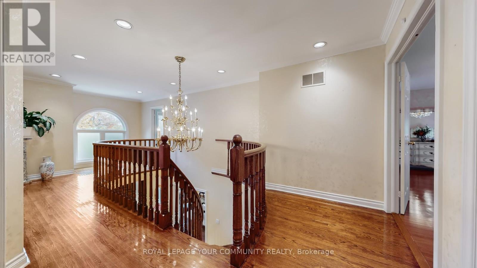 35 La Rush Drive, Toronto, Ontario  M9P 1S8 - Photo 16 - W12494288