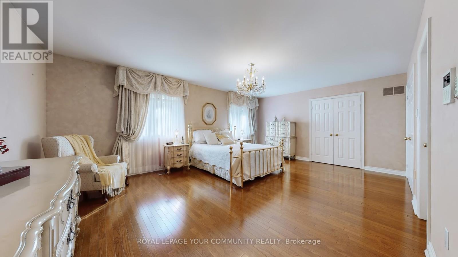 35 La Rush Drive, Toronto, Ontario  M9P 1S8 - Photo 17 - W12494288