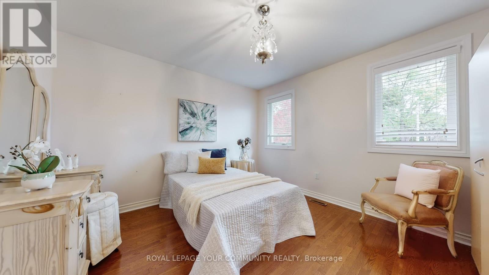 35 La Rush Drive, Toronto, Ontario  M9P 1S8 - Photo 21 - W12494288