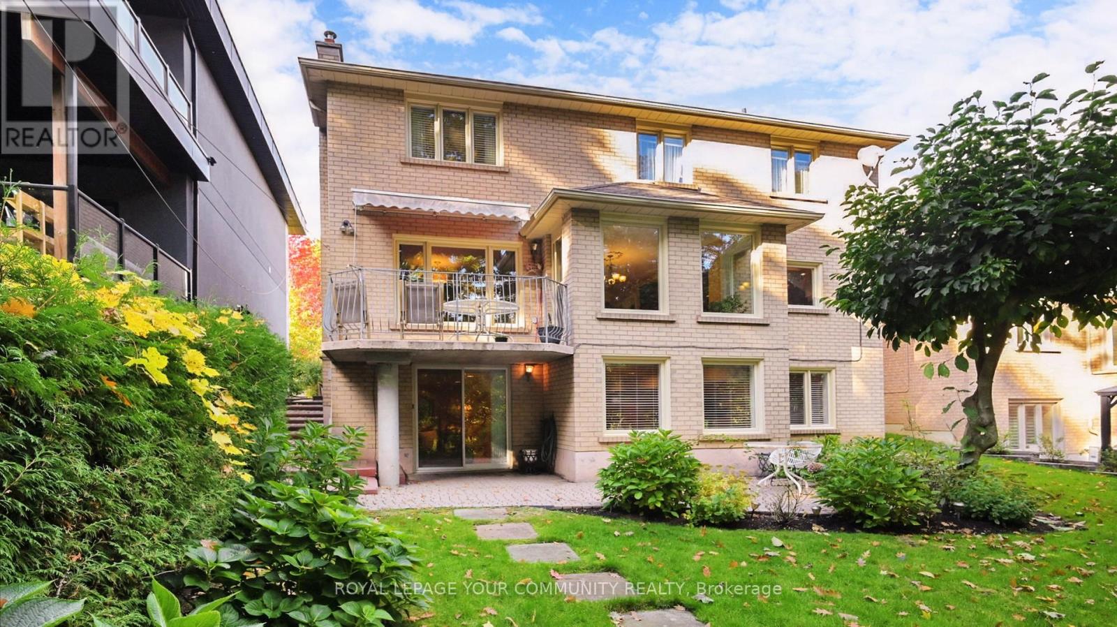 35 La Rush Drive, Toronto, Ontario  M9P 1S8 - Photo 3 - W12494288