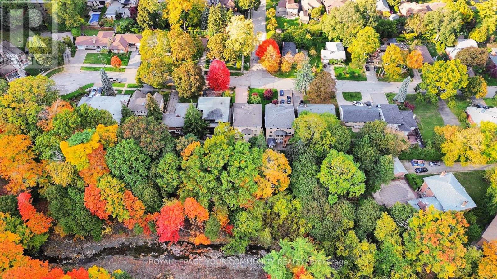 35 La Rush Drive, Toronto, Ontario  M9P 1S8 - Photo 34 - W12494288