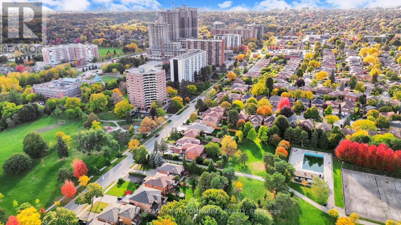 35 La Rush Drive, Toronto, Ontario  M9P 1S8 - Photo 39 - W12494288