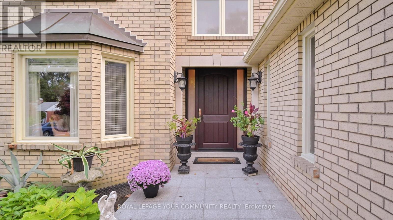 35 La Rush Drive, Toronto, Ontario  M9P 1S8 - Photo 6 - W12494288