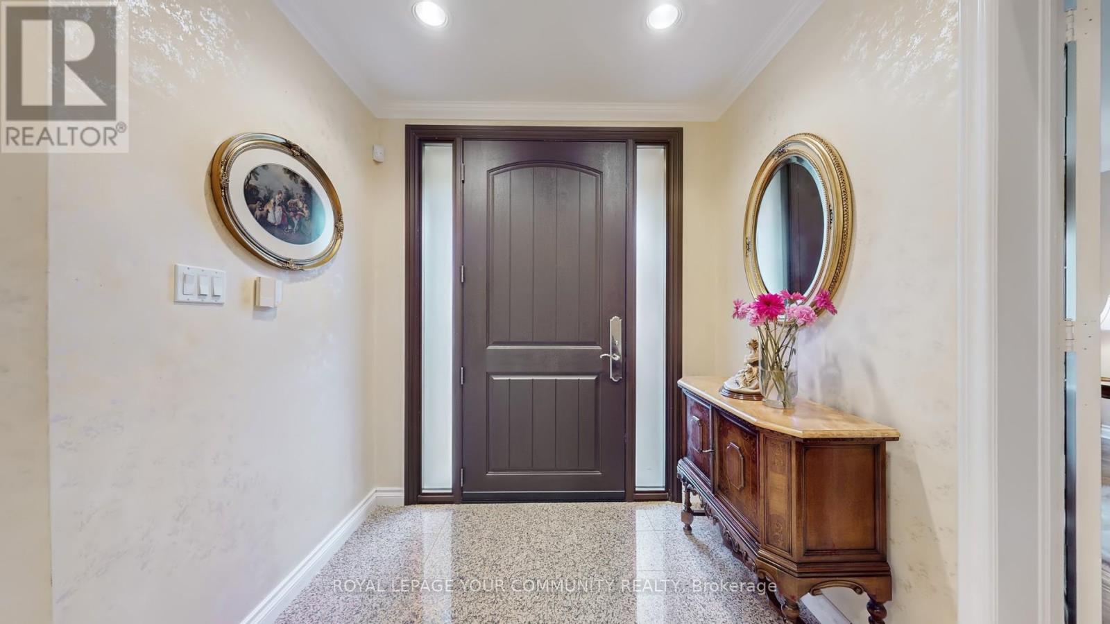 35 La Rush Drive, Toronto, Ontario  M9P 1S8 - Photo 7 - W12494288