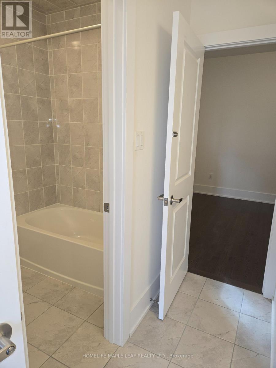 20 Spinland Street, Caledon, Ontario  L2C 4K4 - Photo 34 - W12493762