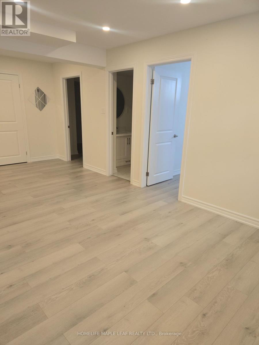 20 Spinland Street, Caledon, Ontario  L2C 4K4 - Photo 23 - W12493762