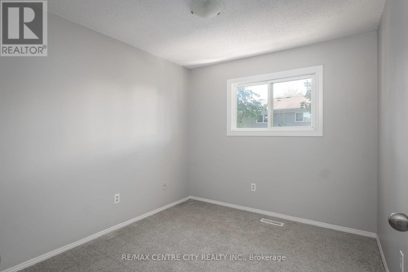 124 - 320 Westminster Avenue, London South, Ontario  N6C 5H5 - Photo 13 - X12476303