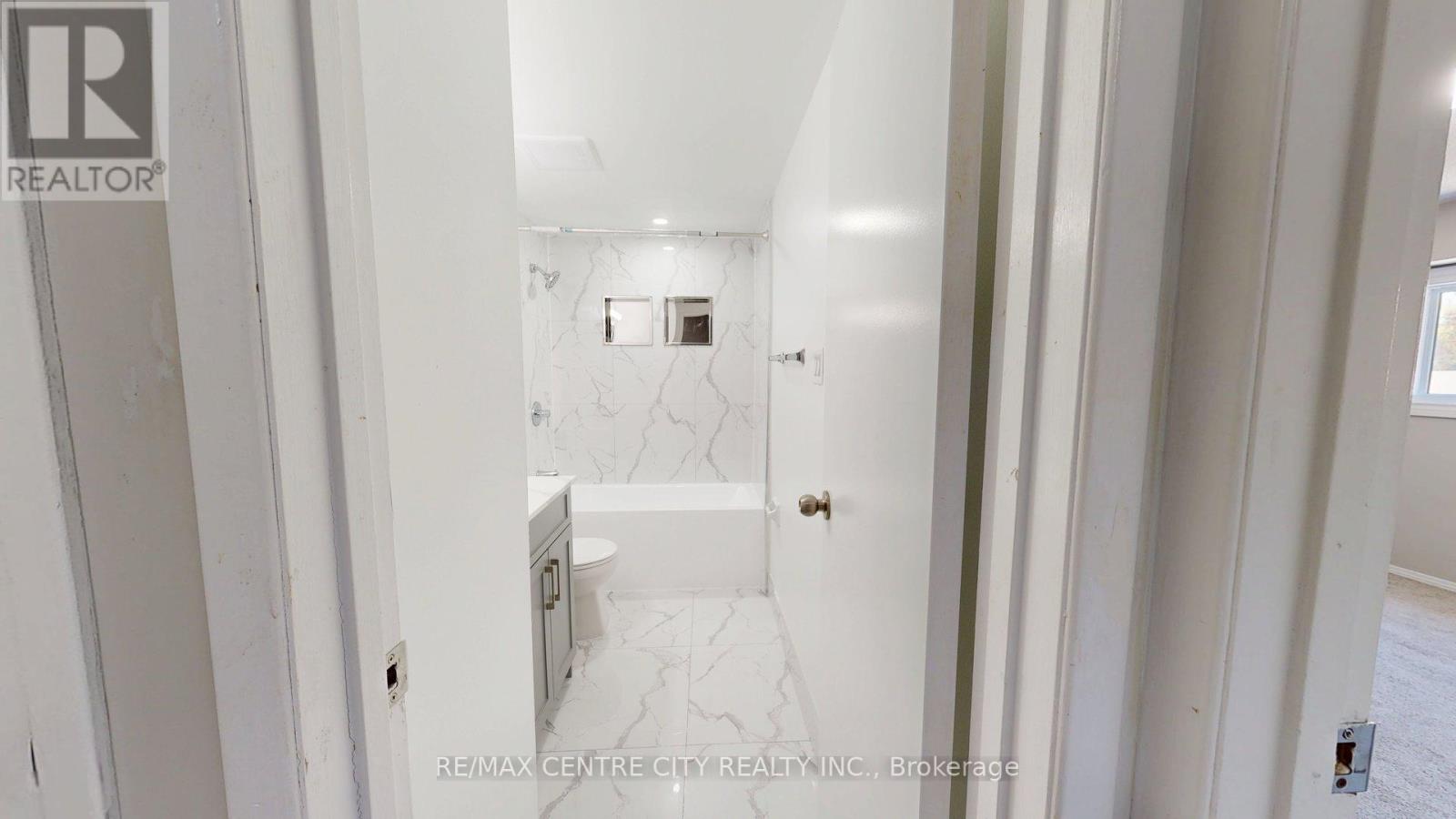 124 - 320 Westminster Avenue, London South, Ontario  N6C 5H5 - Photo 21 - X12476303