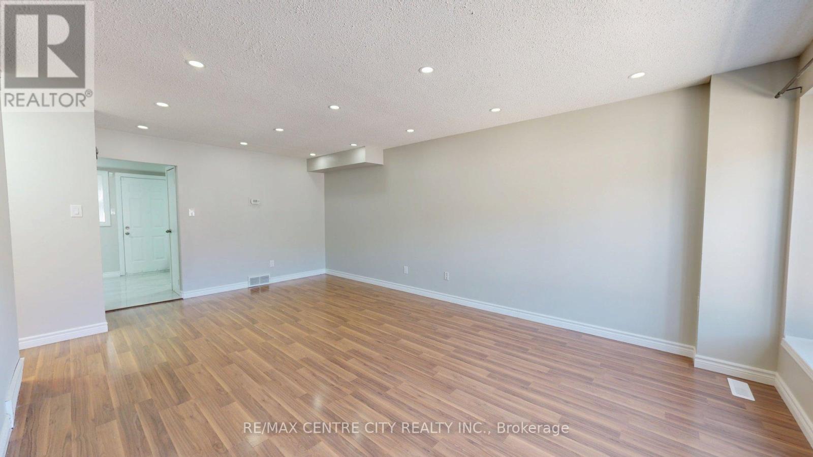 124 - 320 Westminster Avenue, London South, Ontario  N6C 5H5 - Photo 33 - X12476303