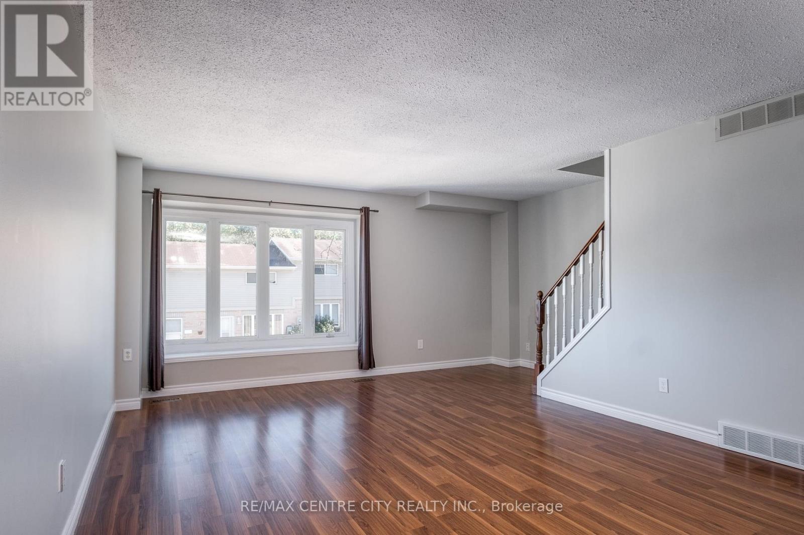 124 - 320 Westminster Avenue, London South, Ontario  N6C 5H5 - Photo 8 - X12476303