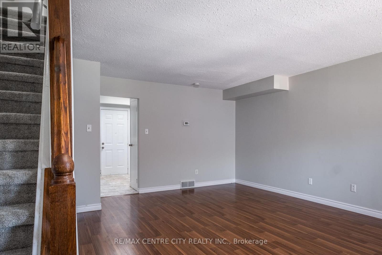 124 - 320 Westminster Avenue, London South, Ontario  N6C 5H5 - Photo 6 - X12476303