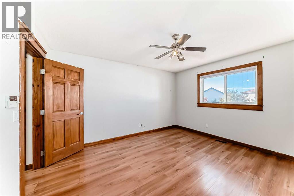 323 Appleglen Place Se, Calgary, Alberta  T2A 7V9 - Photo 9 - A2266353