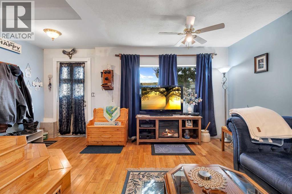 8128 Bowglen Crescent Nw, Calgary, Alberta  T3B 2T5 - Photo 5 - A2262817