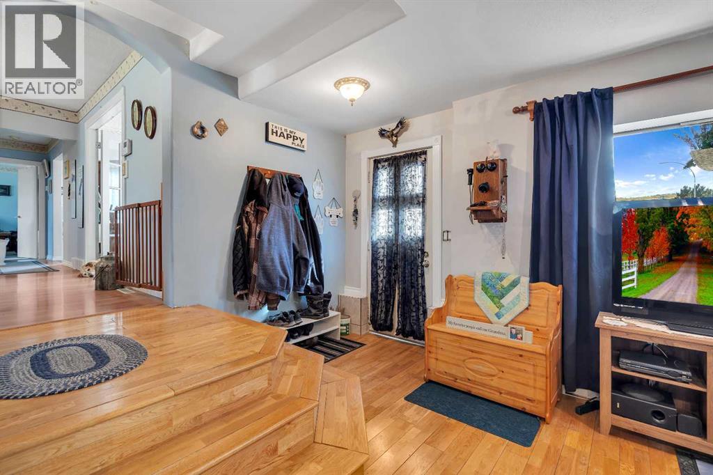 8128 Bowglen Crescent Nw, Calgary, Alberta  T3B 2T5 - Photo 4 - A2262817