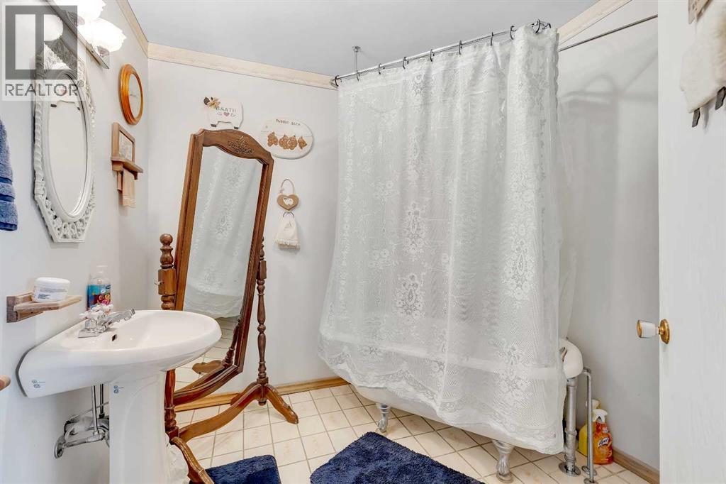 8128 Bowglen Crescent Nw, Calgary, Alberta  T3B 2T5 - Photo 22 - A2262817