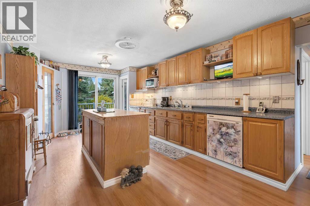 8128 Bowglen Crescent Nw, Calgary, Alberta  T3B 2T5 - Photo 10 - A2262817