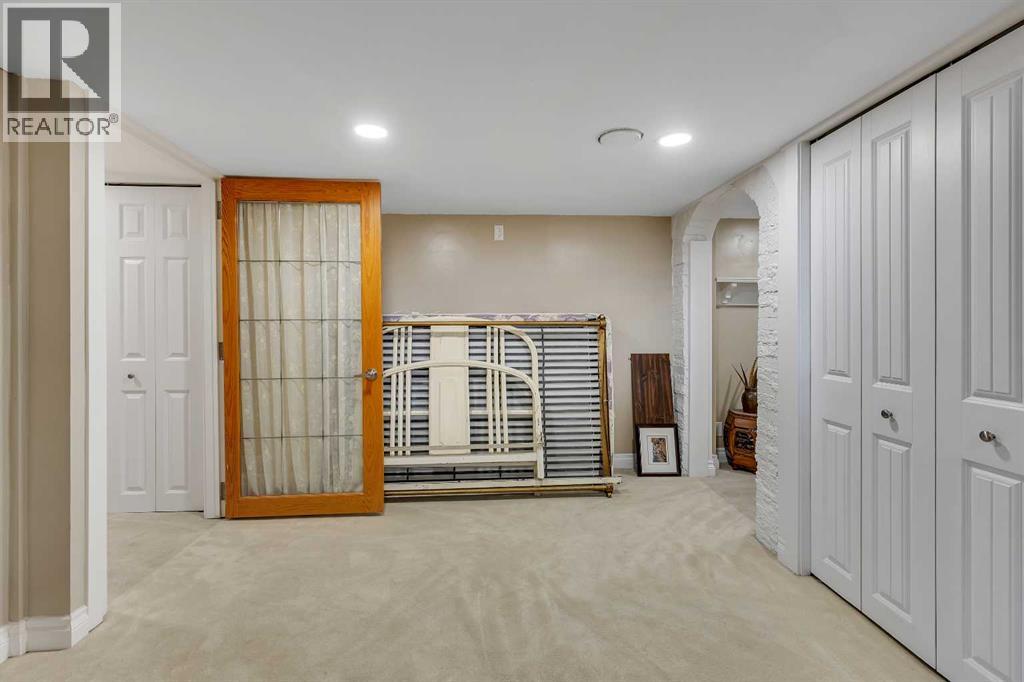 8128 Bowglen Crescent Nw, Calgary, Alberta  T3B 2T5 - Photo 35 - A2262817