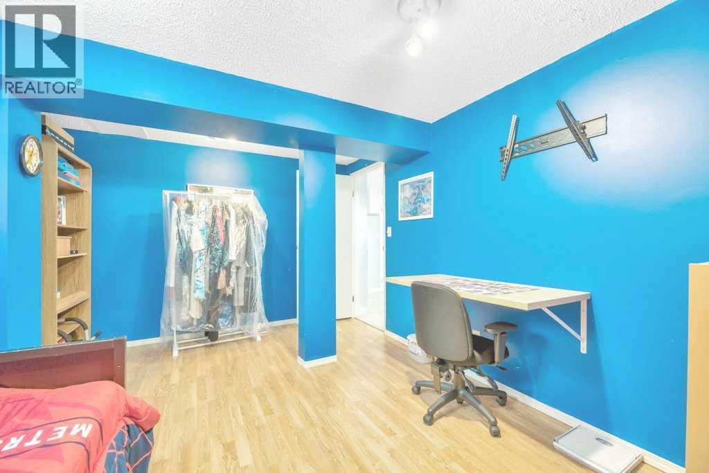 3112 107 Avenue Sw, Calgary, Alberta  T2W 2X5 - Photo 34 - A2267958