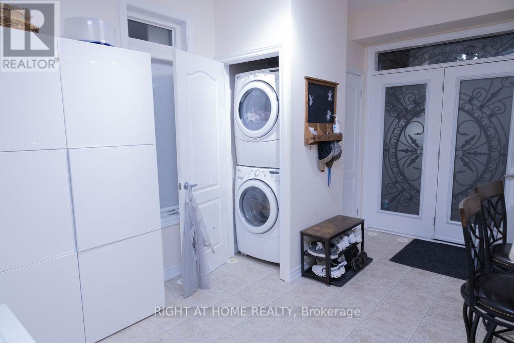 169 Zokol Drive, Aurora, Ontario  L4G 0C4 - Photo 7 - N12494290