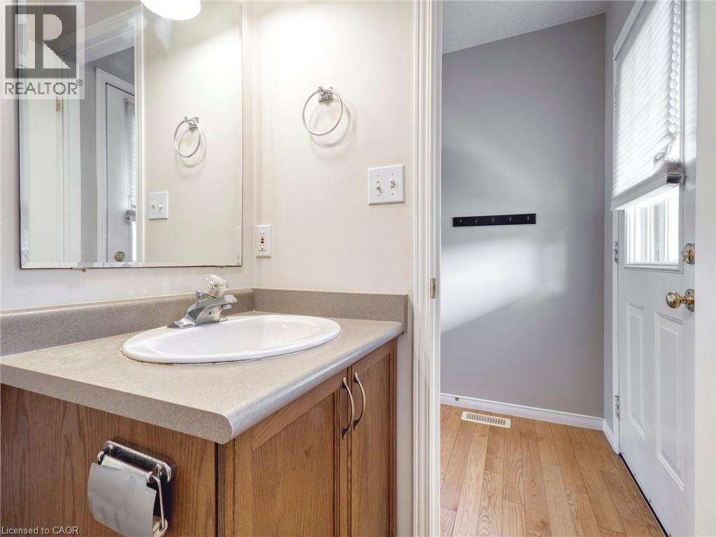 624 South Haven Drive, Waterloo, Ontario  N2K 4M2 - Photo 4 - 40757854